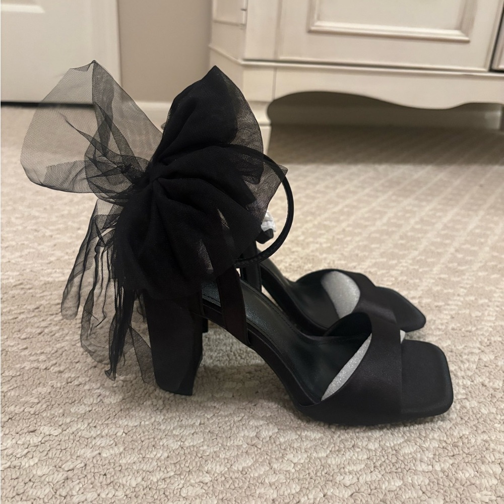 Elegant Black Women's Heels with Bow Detail